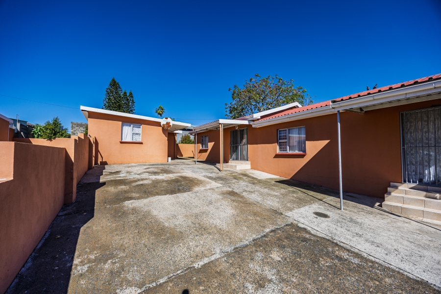 10 Bedroom Property for Sale in Greenfields Eastern Cape